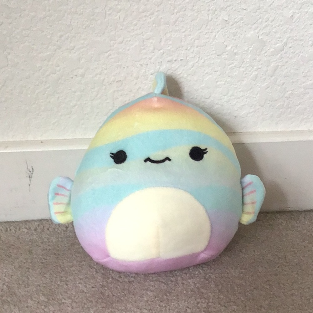 Canda eyelashes 5’ squishmallow